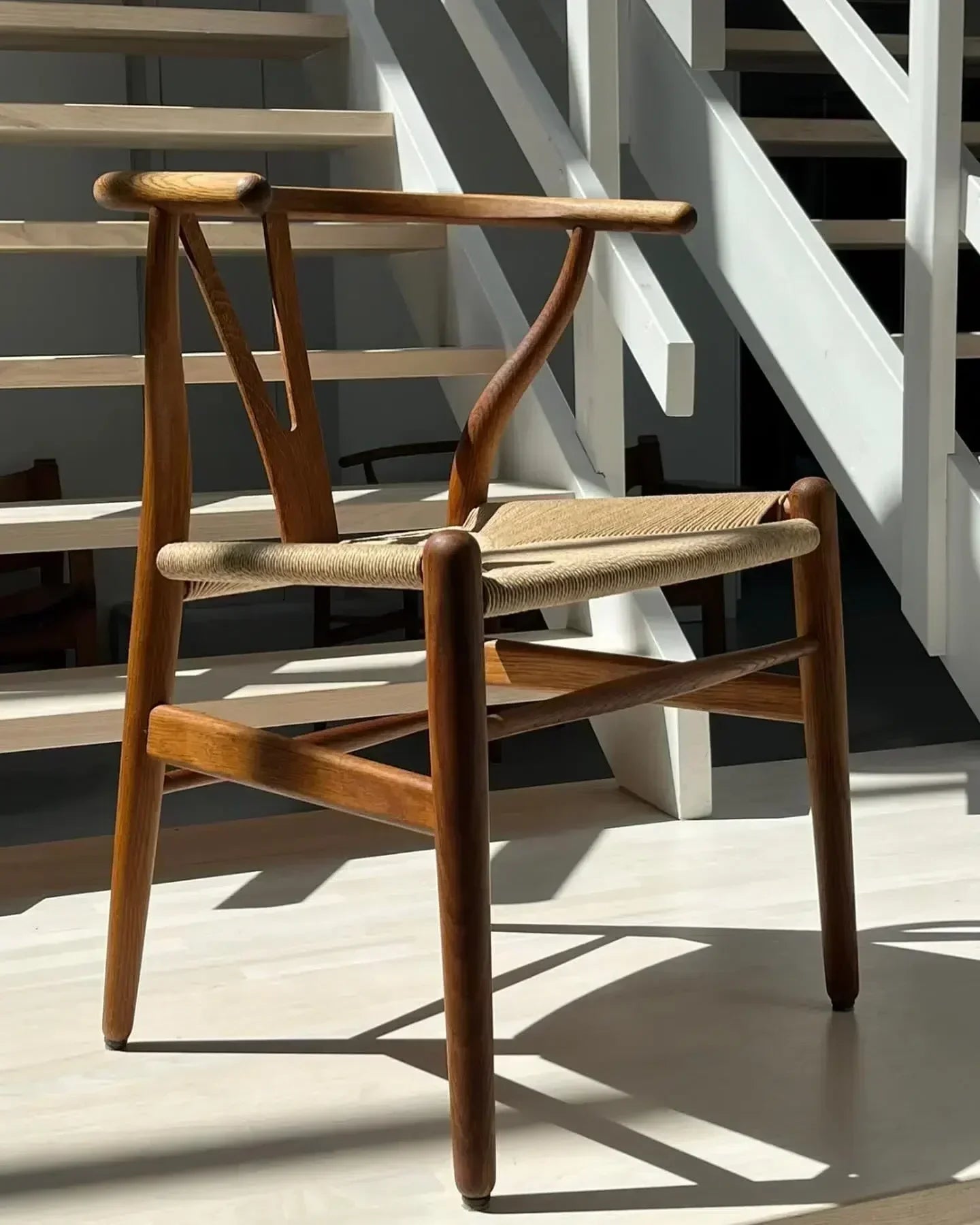 Reparation og renovering af Y-stole: Pris, flet og fornyelse af din designklassiker