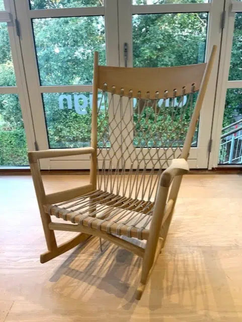 PP124 Rocking Chair